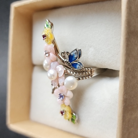 Mother of Pearl and Multi Gemstone Enameled Floral Ring - Picture 3 of 8